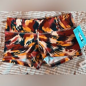 Brand New Size S fleo shorts w/ tag!